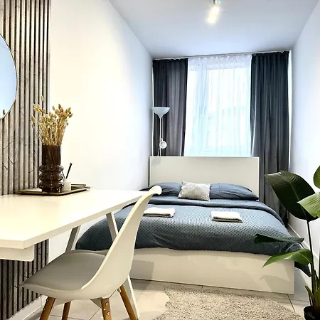 Apartment Moonlight ~ Self Check-in 24 ~ Parking & Lift *