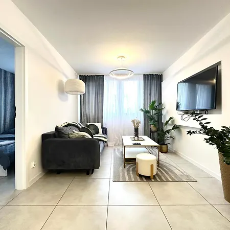 Apartment Moonlight ~ Self Check-in 24 ~ Parking & Lift