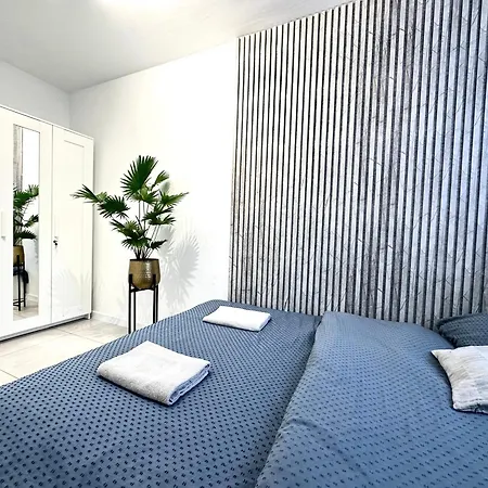 Apartment Moonlight ~ Self Check-in 24 ~ Parking & Lift Wroclaw